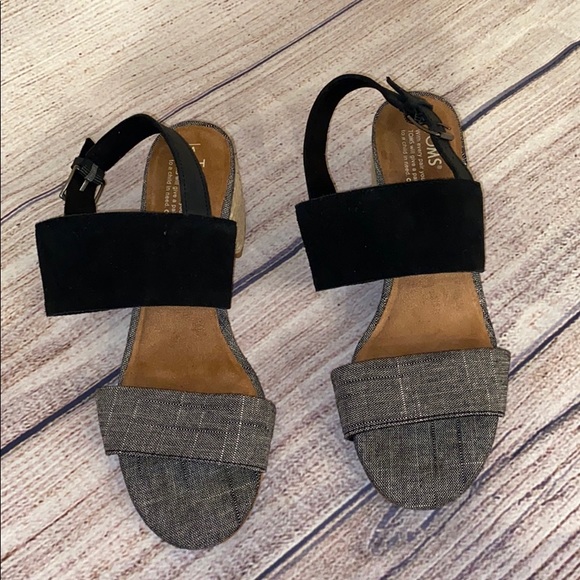 TOMS Shoes - NWOT TOMS SANDALS